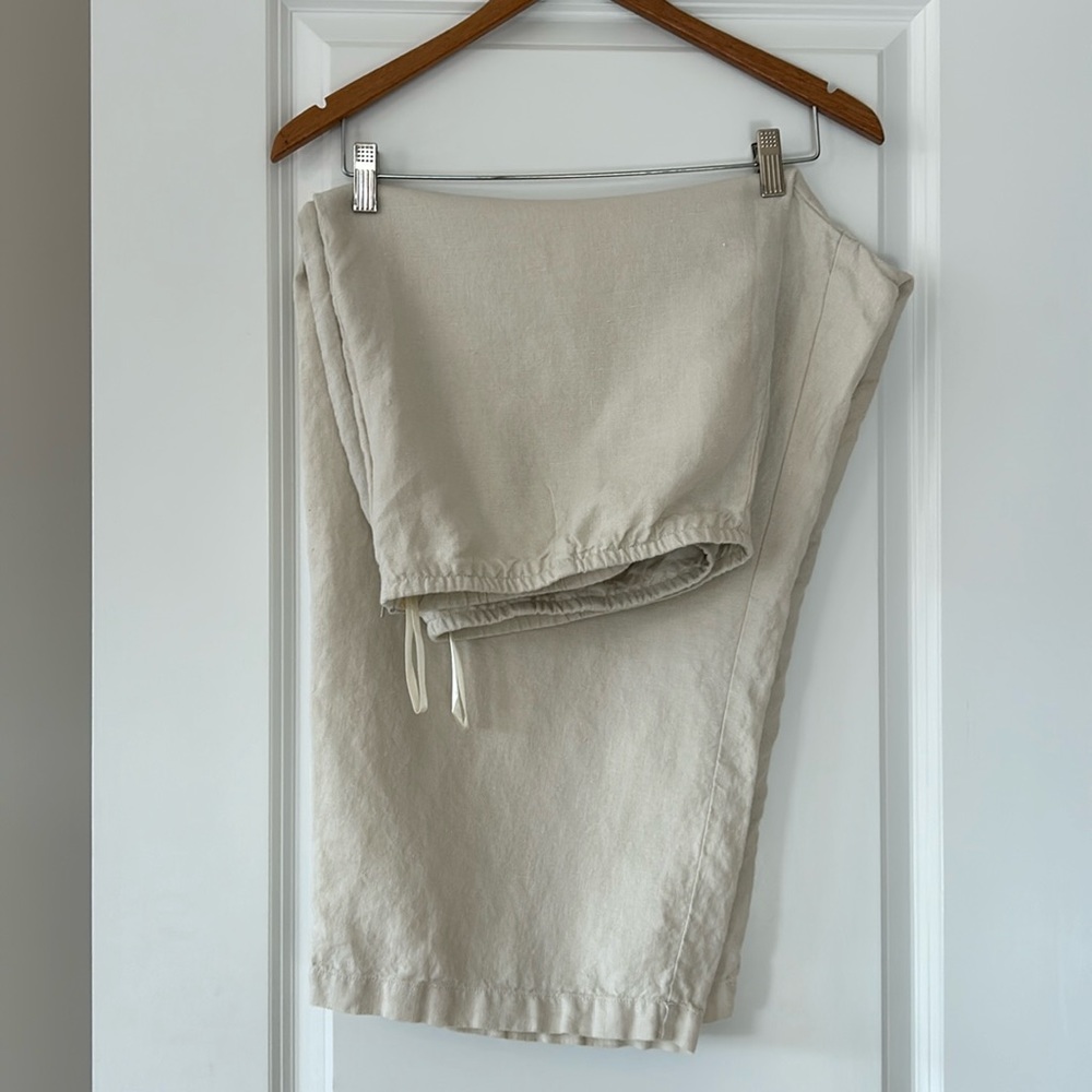 Eileen Fisher Woman 100% Irish Linen Crop Pant in Cream